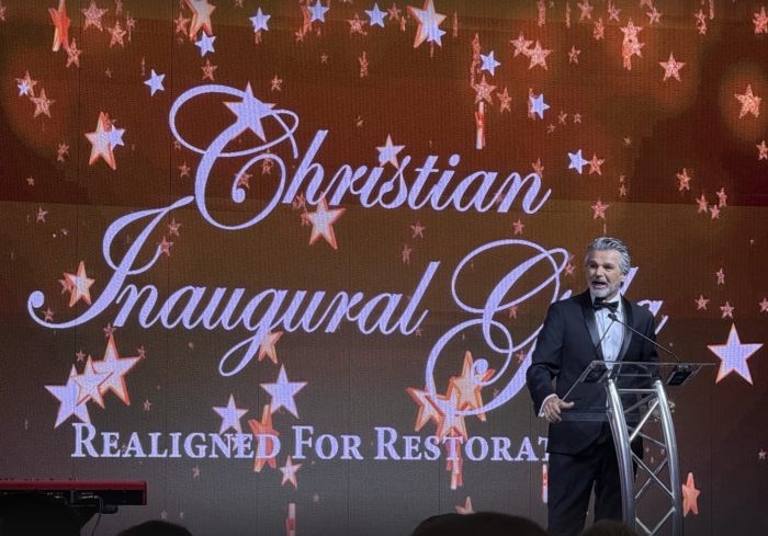 Jentezen Franklin, pastor sênior da Free Chapel em Gainesville, Geórgia, discursa na Gala de Inauguração Cristã em Washington, DC, em 19 de janeiro de 2025.