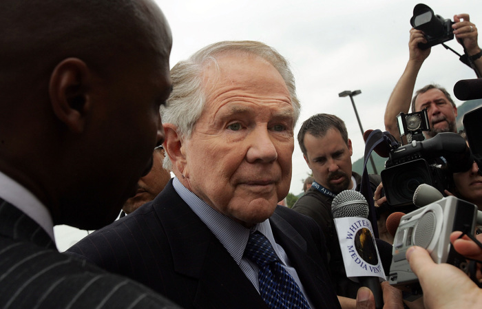 Religious broadcaster Pat Robertson arrives for the funeral of the Rev. Jerry Falwell at Thomas Road Baptist Church May 22, 2007, in Lynchburg, Virginia. Falwell, the influential evangelist whose conservative Christian empire influenced national politics, died a week ago after collapsing in his office at Liberty University. He was 73