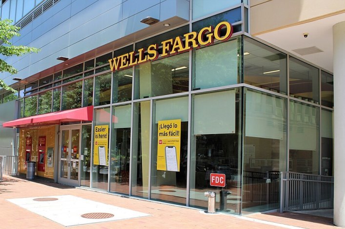 Texas megachurch pastor says scammers stole $18K pretending to work for Wells Fargo