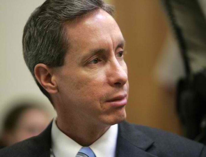 Polygamist leader Warren Jeffs looks toward the jury in his trial in St. George, Utah, in this September 25, 2007 file photo.