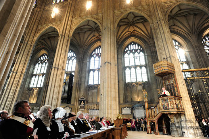 Britain's Archbishop of Canterbury Rowan Williams leads the Easter Day Eucharist service at Canterbury Cathedral in Canterbury in south east England April 4, 2010.