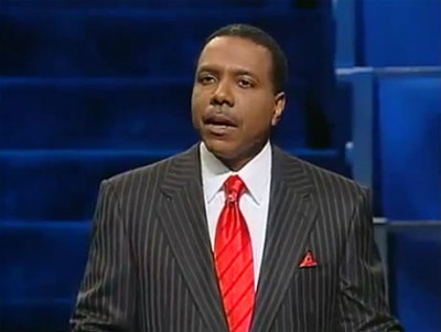 Creflo Dollar speaks to thousands of attendees at World Changers Church International, Sunday, June 10, 2012. (File)