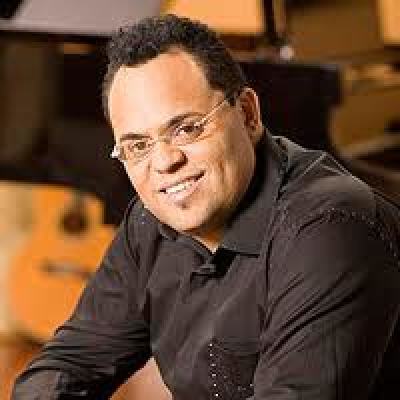 Israel Houghton kicks off The King's Men tour on September 16, 2012.