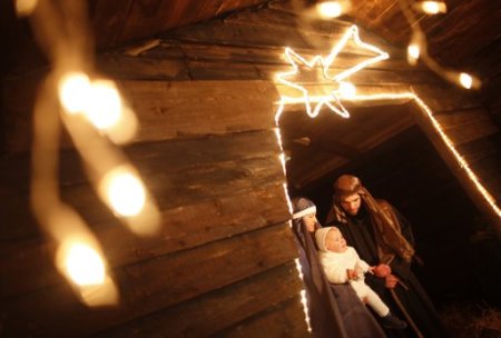 Actors re-enact the nativity scene during Christmas celebrations in Mostar, December 24, 2012.