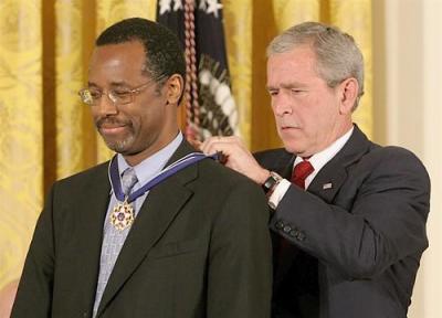 Carson receiving the Presidential Medal of Freedom in 2008.