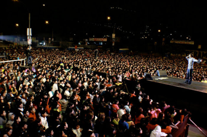 Dominic Russo of Missions.Me preaches in 2010 in Lima, Peru.