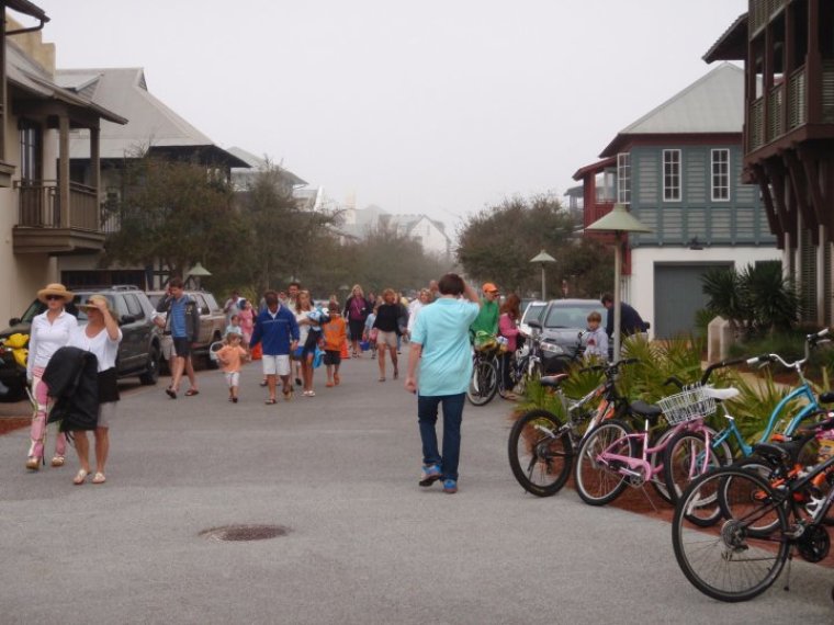 People arriving for the Chapel at the Beach service in Rosemary Beach.