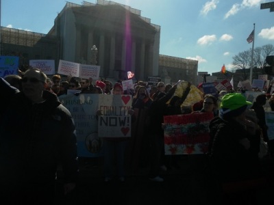 A New Mexico county clerk began issuing same-sex marriage licenses yesterday, even as several same-sex marriage cases currently make their way through the state's court system.