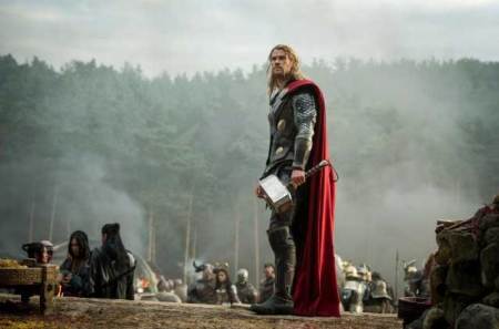 Still of Chris Hemsworth in Thor: The Dark World