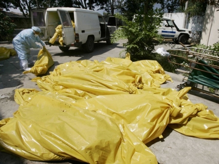 In 2008, the mounting number of murders forced San Pedro Sula to store bodies in refrigerated trucks before transporting them to mass-burial sites.