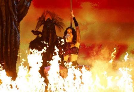 Katy Perry performs 'Dark Horse' at the 56th annual Grammy Awards in Los Angeles, California January 26, 2014.