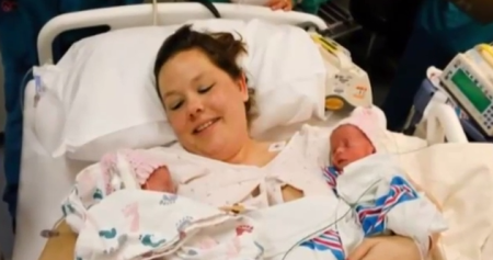 Monoamniotic twins born on Friday.