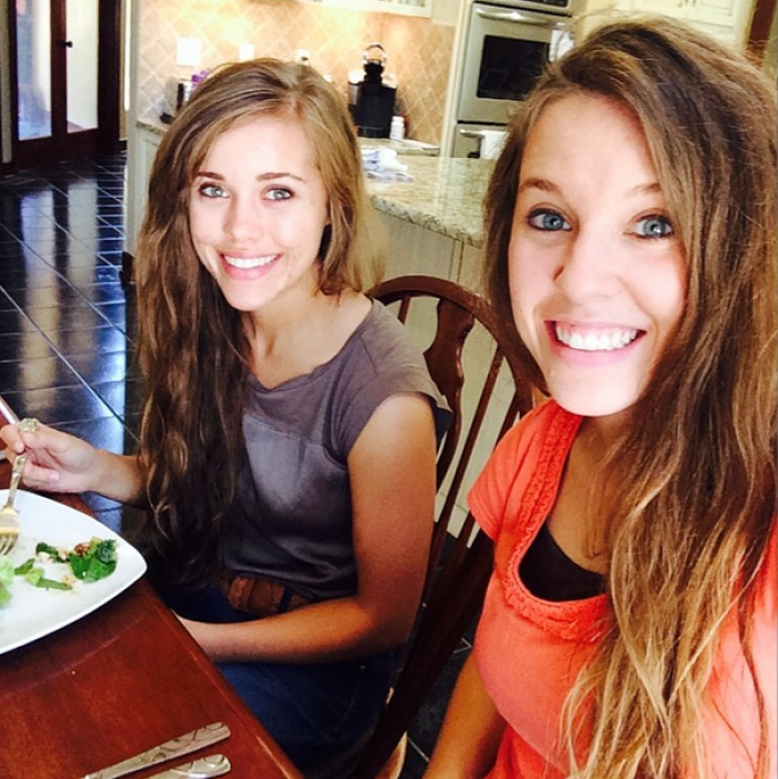 Jill and Jessa Duggar at lunch.