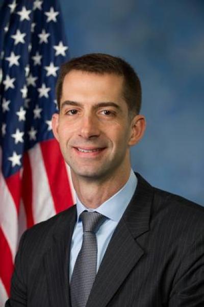 Tom Cotton posing for his congressional portrait.