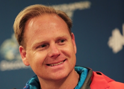 Daredevil Nik Wallenda answers questions after completing his blindfolded walk along a tightrope between two skyscrapers suspended 500 feet (152.4 meters) above the Chicago River in Chicago, Illinois, November 2, 2014.