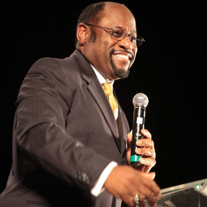 Myles Munroe.