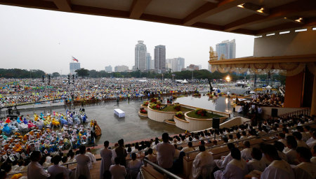 Pope Francis leads an open-air Mass at Rizal Park in Manila January 18, 2015.