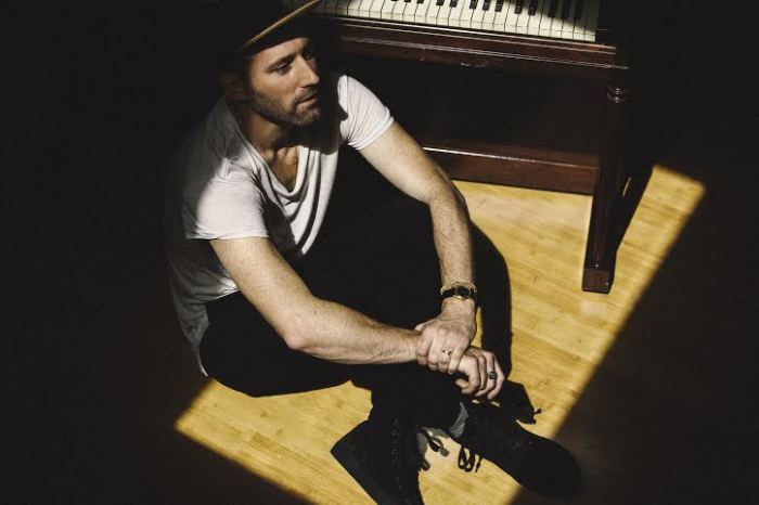 Acclaimed singer/songwriter Mat Kearney