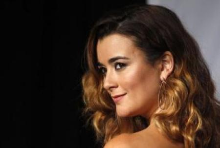 Cote de Pablo poses backstage during the 14th Latin Grammy Awards in Las Vegas, Nevada November 21, 2013.