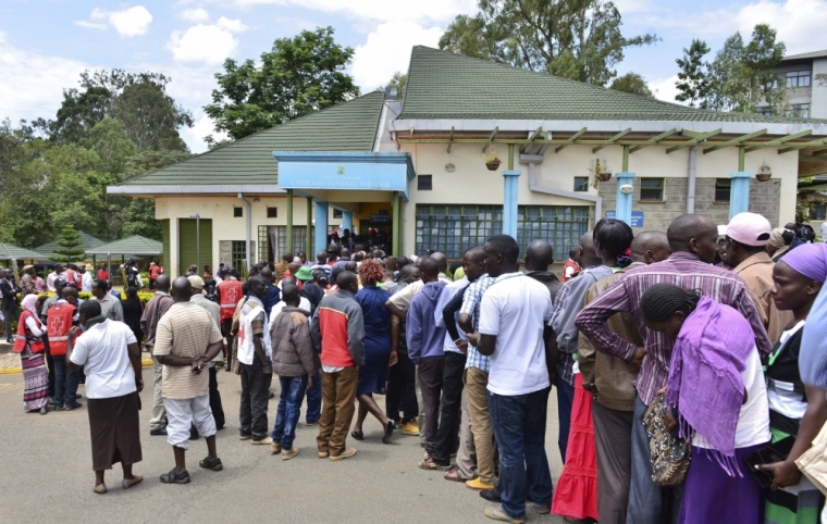 Mourners gather to view bodies of the students killed in Thursday's attack by gunmen, at the Chiromo Mortuary in Nairobi, April 3, 2015. The death toll in an assault by Somali militants on a Kenyan university is likely to climb above 147, a government source and media said on Friday, as anger grew among local residents over what they say was a government failure to prevent bloodshed. Strapped with explosives, masked al Shabaab gunmen stormed the Garissa University College campus in a pre-dawn rampage on Thursday.