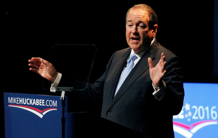 U.S. Republican presidential candidate, and former Arkansas Governor Mike Huckabee, formallly launches his bid for the 2016 Republican presidential nomination during an event in Hope, Arkansas, May 5, 2015.