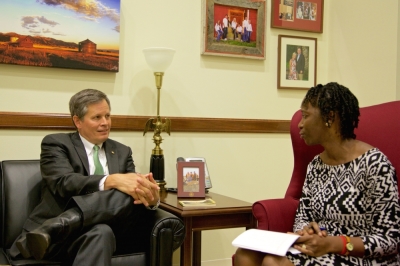 Sen. Steve Daines speaks with Marisa Kwaning, Bound4Life, in his Senate office.