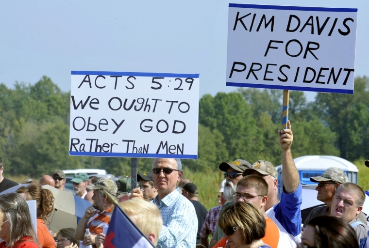 Supporters rally at the Carter County Detention Center for Rowan County clerk Kim Davis, who remains in jail for contempt of court in Grayson, Kentucky, September 5, 2015. Around 200 supporters gathered outside a Kentucky jail on Saturday to support a county clerk held there for defying a federal judge's order to issue marriage licenses to same-sex couples.