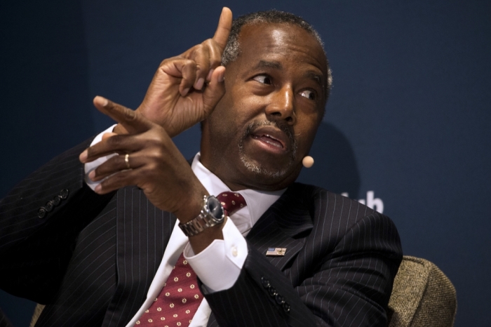 Republican presidential candidate Ben Carson gestures as he speaks to the Commonwealth Club at the InterContinental Mark Hopkins Hotel in San Francisco, California, September 8, 2015.