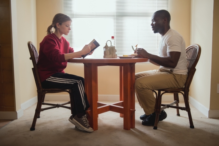 Kate Mara as Ashley Smith and David Oyelowo as Brian Nichols in 'Captive.' Smith reads Rick Warren's 'Purpose Drive Life' to Nichols.