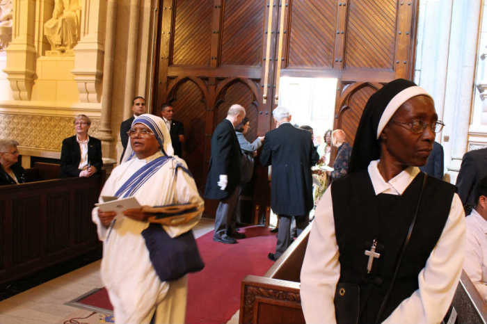 Attendees at St. Patrick's Cathedral in New York City are seen in this September 24, 2015, photo. Pope Francis led Evening Prayer at St. Patrick's with about 2,000 people in attendance.