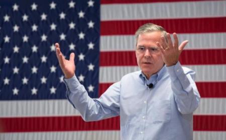 U.S. Republican presidential candidate Jeb Bush speaks to students at the The Founders Academy Public Charter School in Manchester, New Hampshire, November 4, 2015.