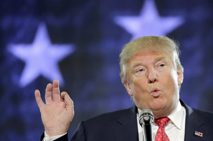 U.S. Republican presidential candidate Donald Trump speaks at Liberty University in Lynchburg, Virginia, January 18, 2016.