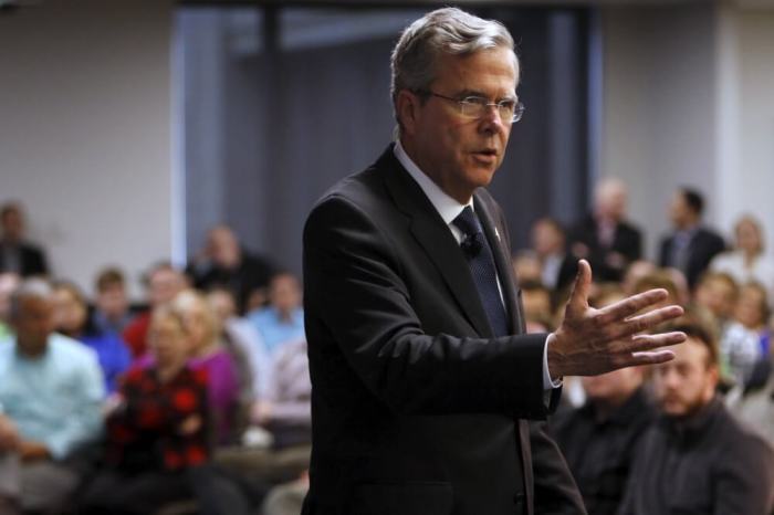 U.S. Republican presidential candidate Governor Jeb Bush speaks at an Iowa Caucus Presidential Candidate Briefing at Nationwide Insurance in Des Moines, Iowa, January 27, 2016.