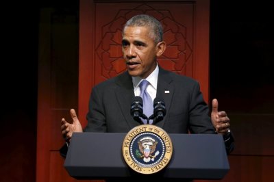 U.S. President Barack Obama delivers remarks at the Islamic Society of Baltimore mosque in Catonsville, Maryland, February 3, 2016.