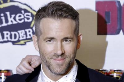 Actor Ryan Reynolds arrives for the premiere of 'Deadpool' in New York, February 8, 2016.