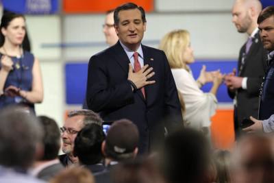 Republican U.S. presidential candidate Ted Cruz speaks to the crowd at the conclusion of the U.S. Republican presidential candidates debate in Detroit, Michigan, March 3, 2016.