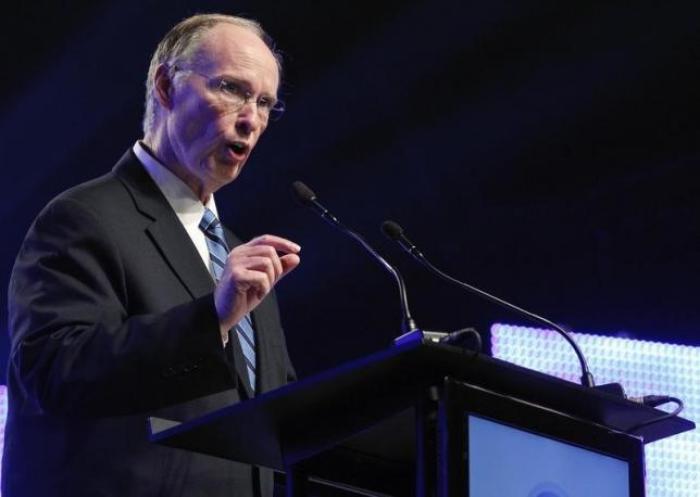 Alabama Governor Robert Bentley speaks during a news conference in Mobile, Alabama July 2, 2012.