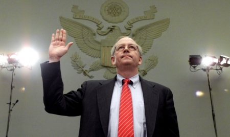 Independent counsel Kenneth Starr, whose statement began the impeachment hearings, is sworn in before the House Judiciary Committee November 19, 1998.