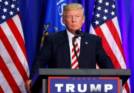 Republican presidential nominee Donald Trump holds a campaign rally in West Bend, Wisconsin August 16. ERIC THAYER/FILE PHOTO/REUTERS