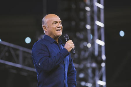 Greg Laurie speaks to thousands gathered at Angel Stadium in Anaheim, California, for the 27th SoCal Harvest on August 26, 2016.