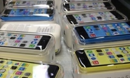 iPhone 5S, iPhone 5C Leaked Photos: What Will You See at Apple's Keynote 2013? (VIDEO)