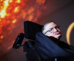 Stephen Hawking Expresses Support for Assisted Suicide, Says Safe Guards Should be in Place