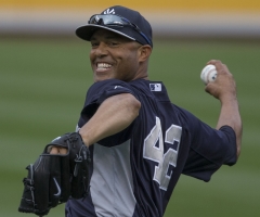 Mariano Rivera Thanks 'Lord' Jesus for Yankees Baseball Career as Last Active Player Wearing Jackie Robinson's '42' Retires