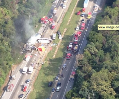 I-40 Crash in Tennessee: 8 Dead as Church Bus Veers Into Oncoming Traffic in Jefferson County (VIDEO)