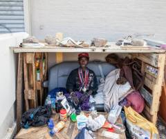 Stunning Photos Put 'Face' to NYC's Poverty Problem With 'Faceless Project'