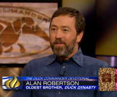 Duck Dynasty Beardless Brother, Alan Robertson, Shows Off New Beard on 700 Club (PHOTO)