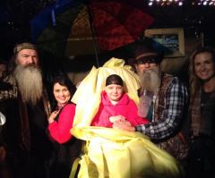 'Duck Dynasty' Cast Members Meet, Pray, Lay Hands on Cancer-Stricken Teen