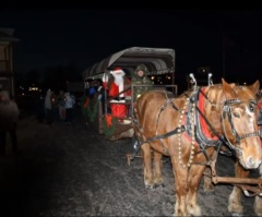 NY Town Rallies to Keep Christmas Event After Atheist's Complaint Cancels Government Funds