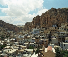 Syrian Rebels Kidnap Nuns as They Invade Christian Town of Maaloula Again