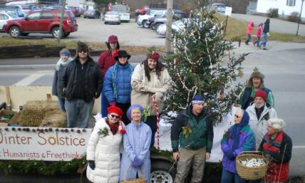 Atheists Make 'Natural Christmas Tree' Float for Local Christmas Parade